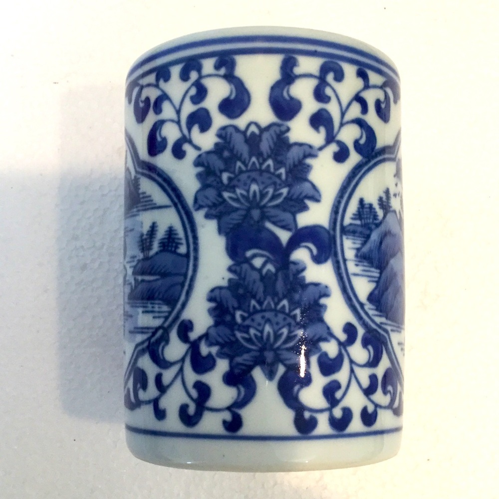 Blue Vase approx 5 inches Tall